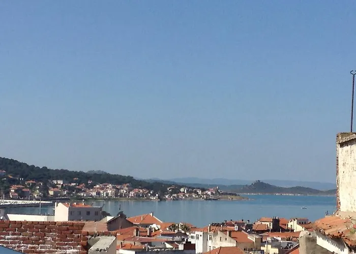 Kelebek Ayvalık Konukevi Ayvalı